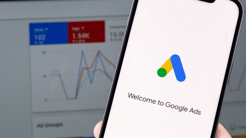 Data: How often Google mixes ads into organic results